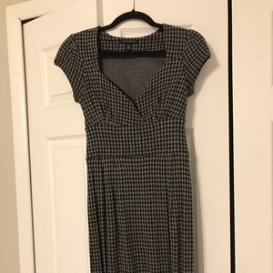 Banana Republic Houndstooth Dress